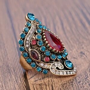 Elegant Vintage-Inspired Red GemstoneSparkling Accents size 7